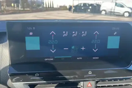 Photo 14 Citroën C4 e- 136 ch Automatique