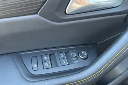 Photo 33 Peugeot 508  Hybrid4 360 e-EAT8 Peugeot Sport Engineered