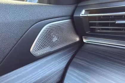 Photo 31 Peugeot 508  Hybrid4 360 e-EAT8 Peugeot Sport Engineered