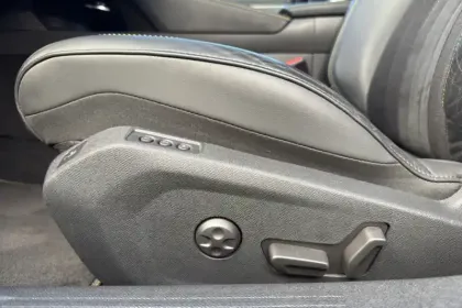 Photo 18 Peugeot 508  Hybrid4 360 e-EAT8 Peugeot Sport Engineered