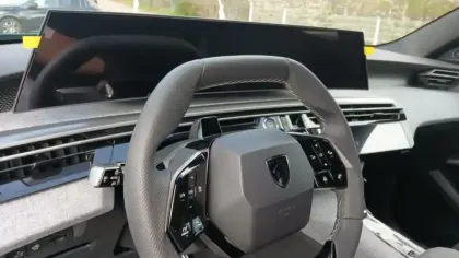 Photo 16 Peugeot 3008  Electrique 210 ch 73 kWh