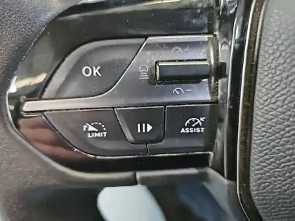 Photo 41 Peugeot 308  PHEV 180 e-EAT8