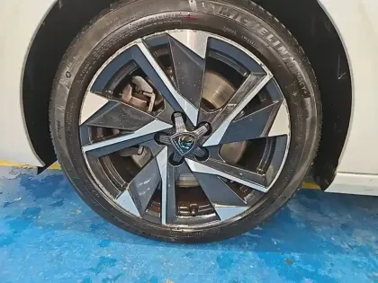 Photo 33 Peugeot 308  PHEV 180 e-EAT8