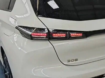 Photo 37 Peugeot 308  PHEV 180 e-EAT8