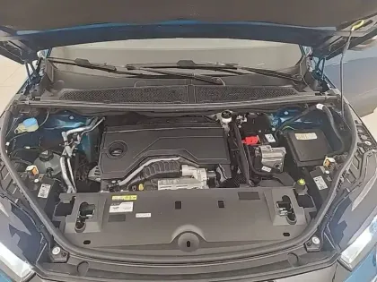 Photo 32 Peugeot 5008  Hybrid 136 e-DCS6
