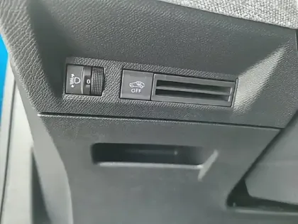 Photo 30 Peugeot 5008  Hybrid 136 e-DCS6