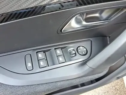 Photo 24 Peugeot 2008  100 S&S BVM6