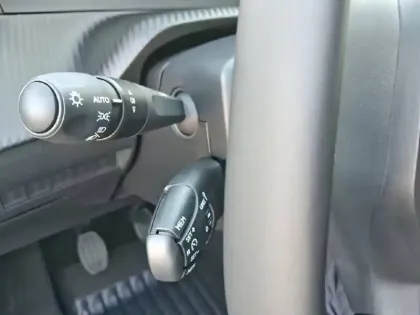 Photo 18 Peugeot 2008  100 S&S BVM6