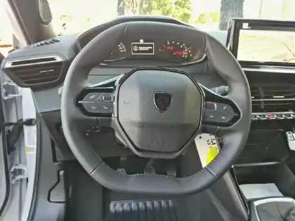 Photo 8 Peugeot 2008  100 S&S BVM6