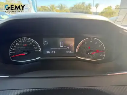 Photo 12 Peugeot 2008  PureTech 100 S&S BVM6