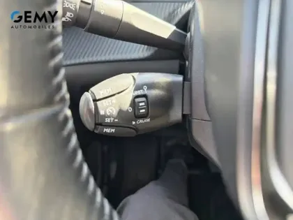 Photo 17 Peugeot 2008  PureTech 100 S&S BVM6