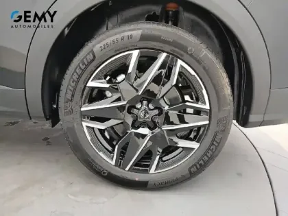 Photo 27 Peugeot 5008  Hybrid 136 e-DCS6