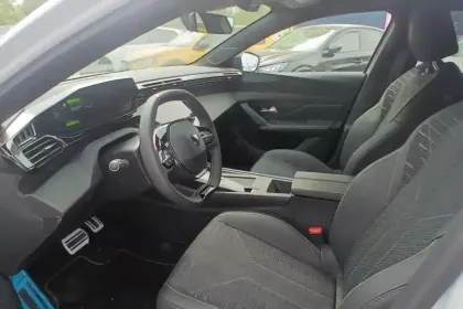 Photo 9 Peugeot 408  Hybrid 145 e-DCS6