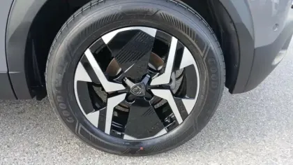 Photo 10 Peugeot 2008 Gén. II Ph2 Allure 5