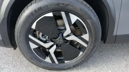 Photo 11 Peugeot 2008 Gén. II Ph2 Allure 5