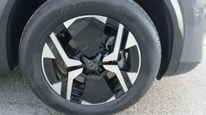 Photo 12 Peugeot 2008 Gén. II Ph2 Allure 5