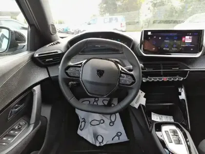 Photo 8 Peugeot 2008  Hybrid 145 e-DCS6