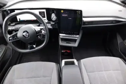 Photo 8 Renault Megane  E-Tech EV60 220 ch optimum charge