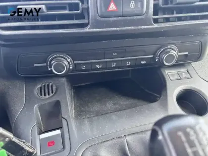 Photo 14 Peugeot Partner  FOURGON STANDARD 650 KG BLUEHDI 100 S&S BVM5