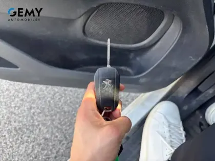 Photo 15 Peugeot Partner  FOURGON STANDARD 650 KG BLUEHDI 100 S&S BVM5