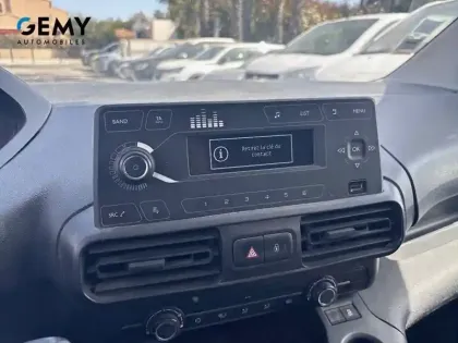 Photo 12 Peugeot Partner  FOURGON STANDARD 650 KG BLUEHDI 100 S&S BVM5