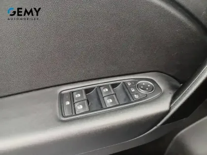 Photo 15 Renault Captur  TCe 90