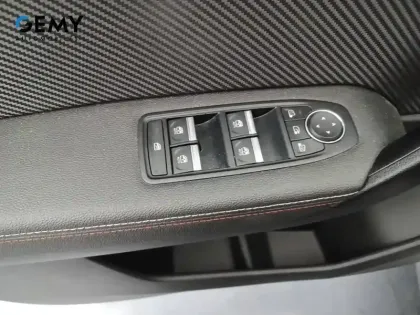 Photo 11 Renault Captur  TCe 140 EDC - 21B