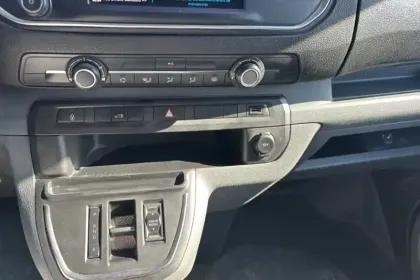 Photo 21 Peugeot Expert  FGN TOLE STANDARD ELECTRIQUE 50KWH 136