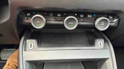 Photo 22 Citroën C4  PureTech 130 S&S EAT8