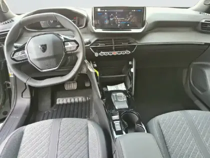 Photo 7 Peugeot 2008  Hybrid 145 e-DCS6