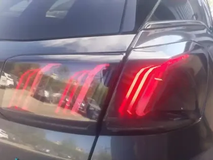 Photo 35 Peugeot 3008  Hybrid 225 e-EAT8