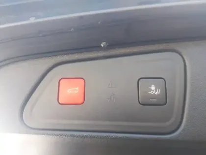 Photo 33 Peugeot 3008  Hybrid 225 e-EAT8