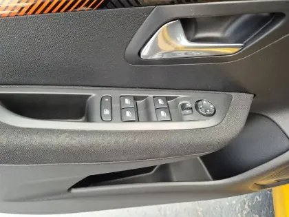 Photo 20 Peugeot 208 Gén. II Ph1 NG Active Business 5