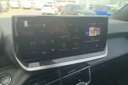 Photo 16 Peugeot 2008  Hybrid 136 e-DCS6