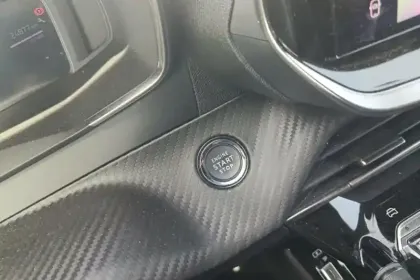 Photo 26 Peugeot 2008  Hybrid 136 e-DCS6