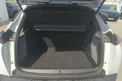 Photo 8 Peugeot 2008  Hybrid 136 e-DCS6