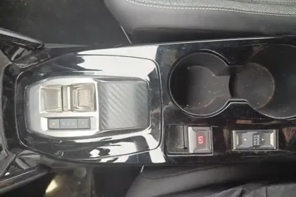 Photo 22 Peugeot 2008  Hybrid 136 e-DCS6