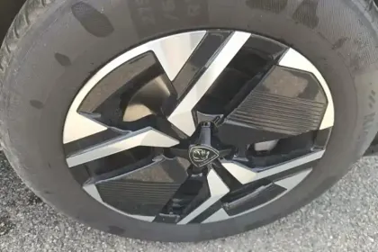 Photo 14 Peugeot 2008  Hybrid 136 e-DCS6