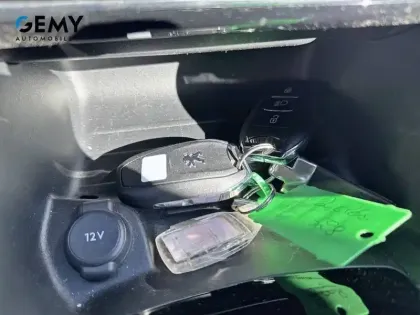 Photo 30 Peugeot 2008  PureTech 130 S&S EAT8