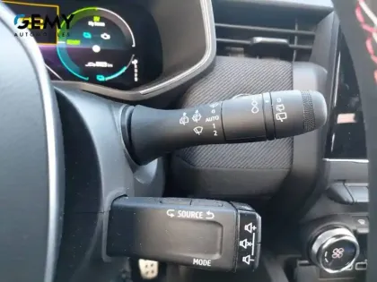 Photo 20 Renault Clio  E-Tech full hybrid 145