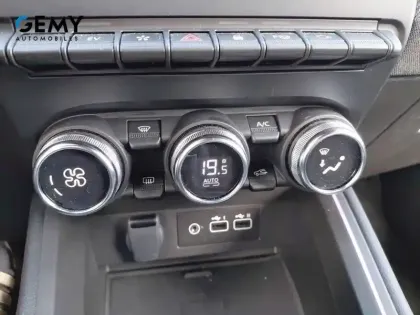 Photo 22 Renault Clio  E-Tech full hybrid 145