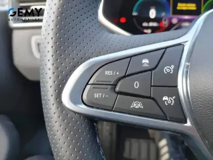 Photo 19 Renault Clio  E-Tech full hybrid 145