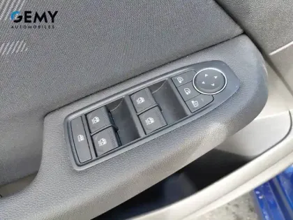 Photo 13 Renault Clio  E-Tech full hybrid 145