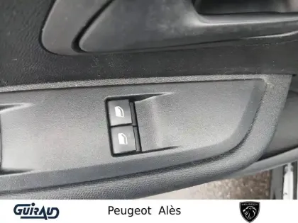 Photo 13 Peugeot 208  PureTech 75 S&S BVM5