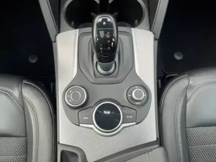 Photo 17 Alfa Romeo Stelvio Gén. I Ph1 Super 5