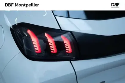 Photo 6 Peugeot 208 PureTech 100 S&S EAT8 Allure