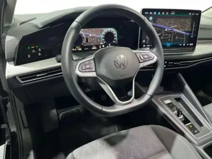 Photo 8 Volkswagen Golf 1.5 eHybrid 204 DSG6 VW Edition