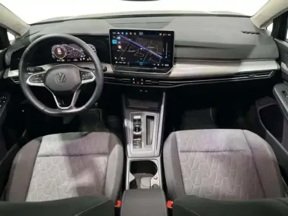 Photo 7 Volkswagen Golf 1.5 eHybrid 204 DSG6 VW Edition