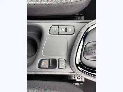 Photo 17 Toyota Yaris Hybride 1.5 HYBRID 130H DESIGN AUTO 2WD