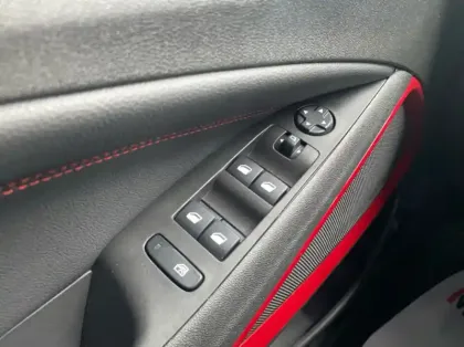 Photo 5 Opel Crossland Gén. I Ph1 GS 5